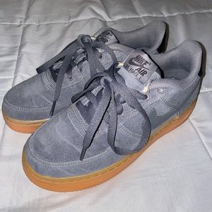 Nike Air Force 1 Low’s
Pewter Gum